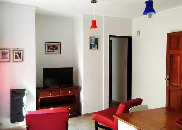 Casa Centrica Con Cochera Y Patio