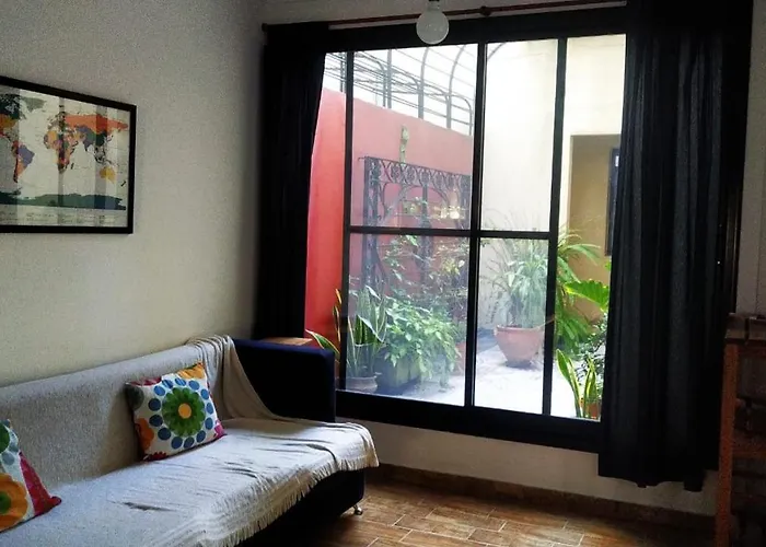 Casa Centrica Con Cochera Y Patio