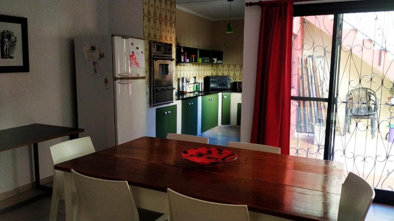 Casa Centrica Con Cochera Y Patio *