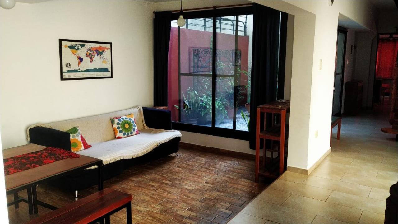Casa Centrica Con Cochera Y Patio